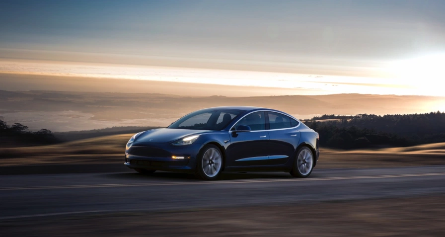 Tesla Model 3 Long Range RWD
