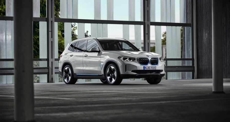 BMW iX3