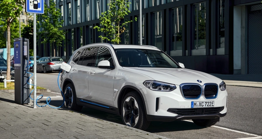BMW iX3