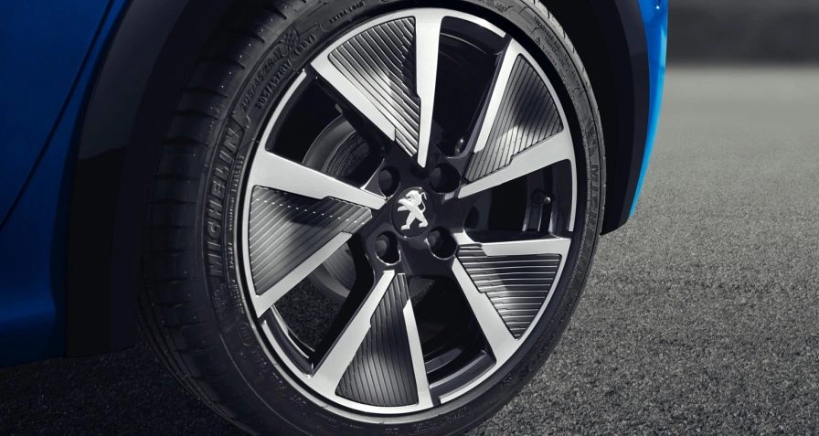 Peugeot e-208