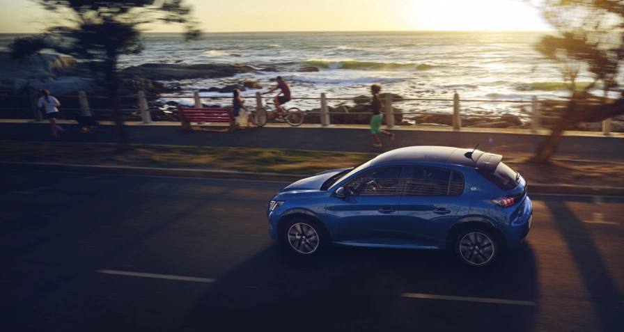 Peugeot e-208