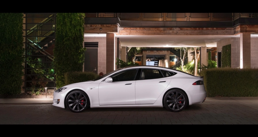 Tesla Model S Performance