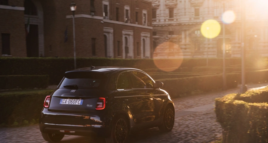 Fiat 500e Hatchback 42 kWh