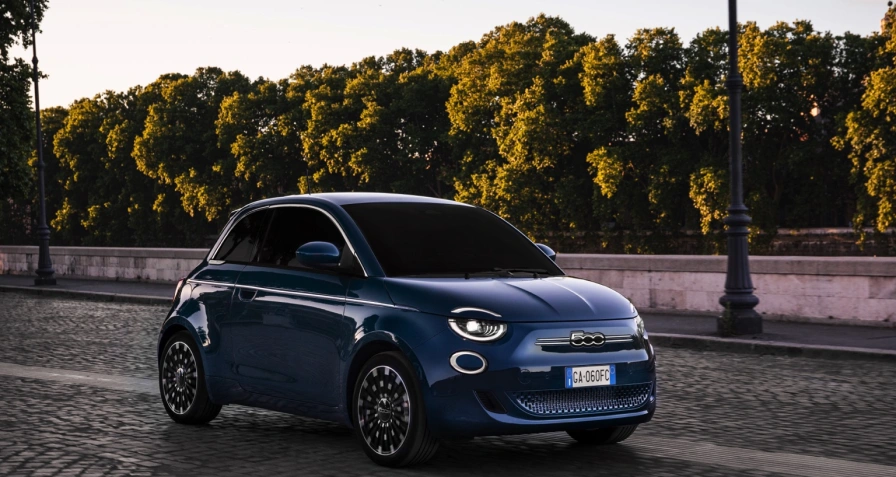 Fiat 500e Hatchback 42 kWh