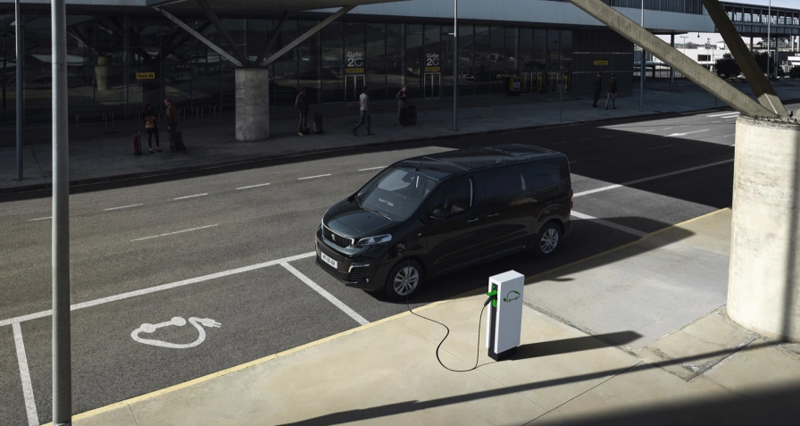 Peugeot e-Traveller Long 50 kWh