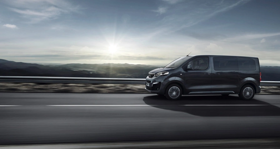 Peugeot e-Traveller Standard 75 kWh
