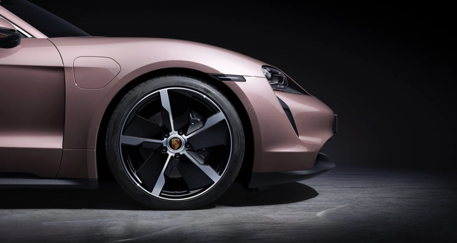 Porsche Taycan Plus