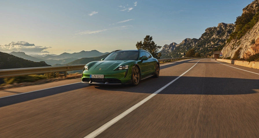 Porsche Taycan Turbo Cross Turismo