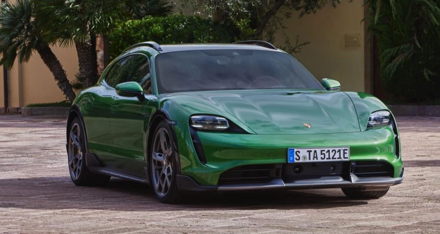 Porsche Taycan Turbo S Cross Turismo