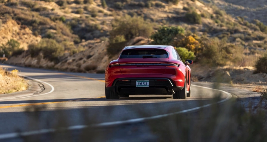 Porsche Taycan GTS Sport Turismo