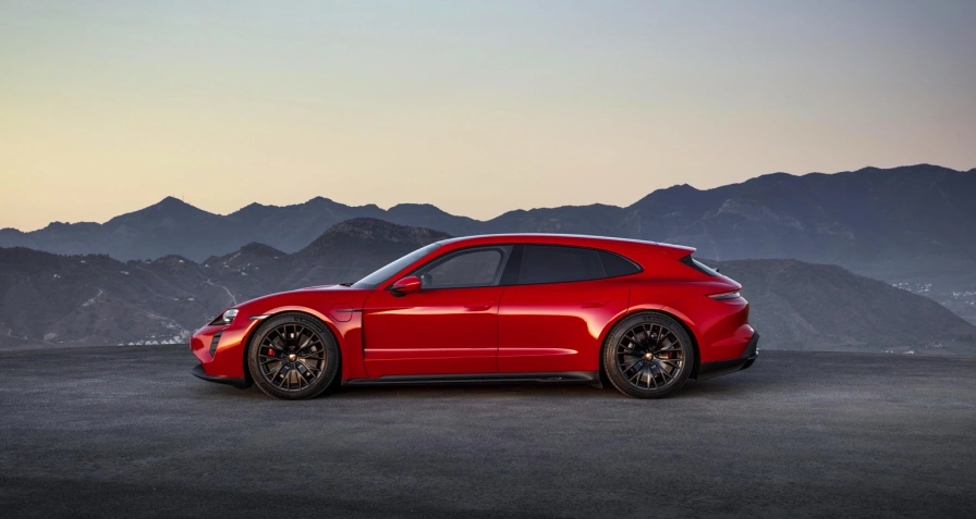 Porsche Taycan GTS Sport Turismo