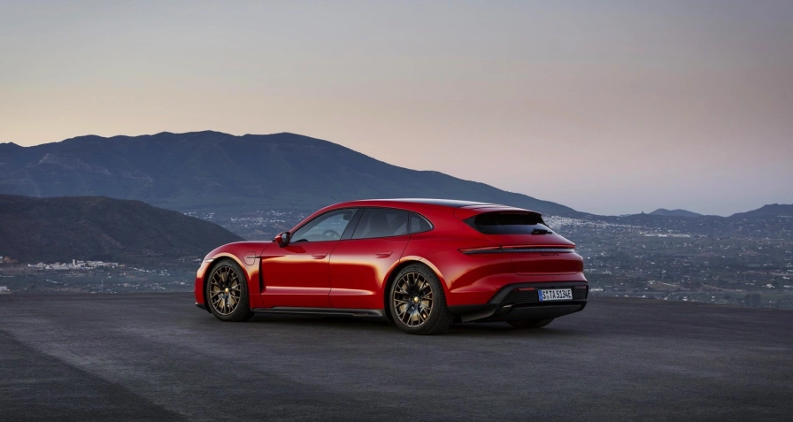 Porsche Taycan GTS Sport Turismo