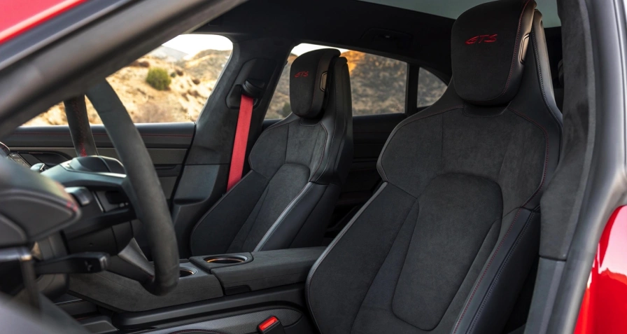 Porsche Taycan GTS Sport Turismo