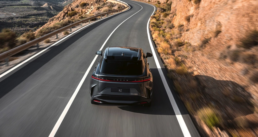 Lexus RZ 450e