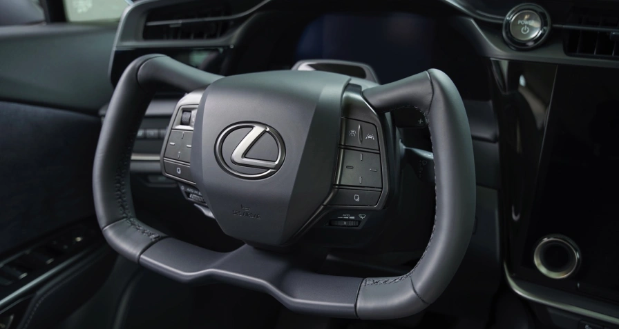 Lexus RZ 450e