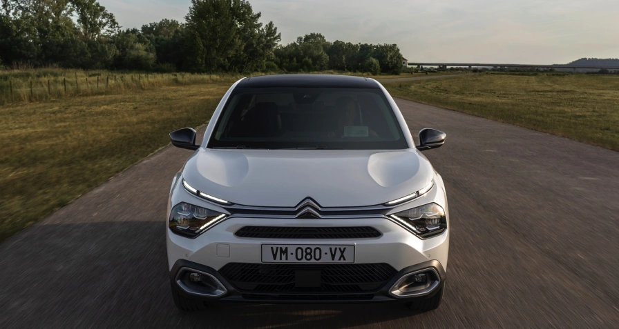 Citroen e-C4 X