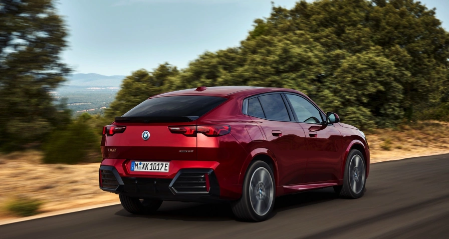 BMW iX2 xDrive30