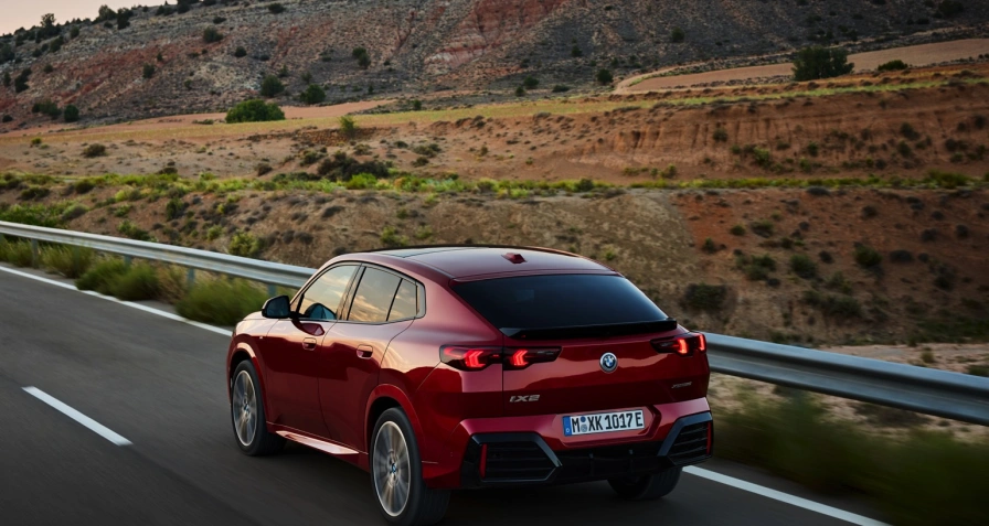 BMW iX2 xDrive30