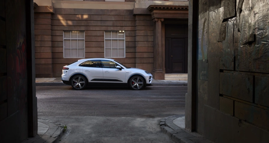 Porsche Macan Turbo Electric