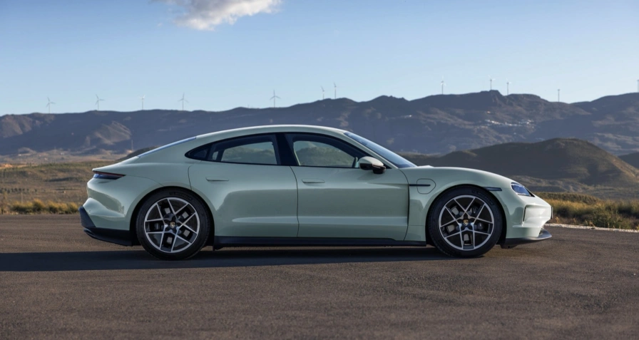Porsche Taycan 4S