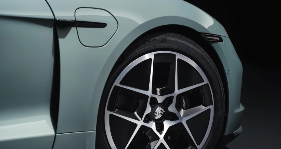 Porsche Taycan 4S Plus