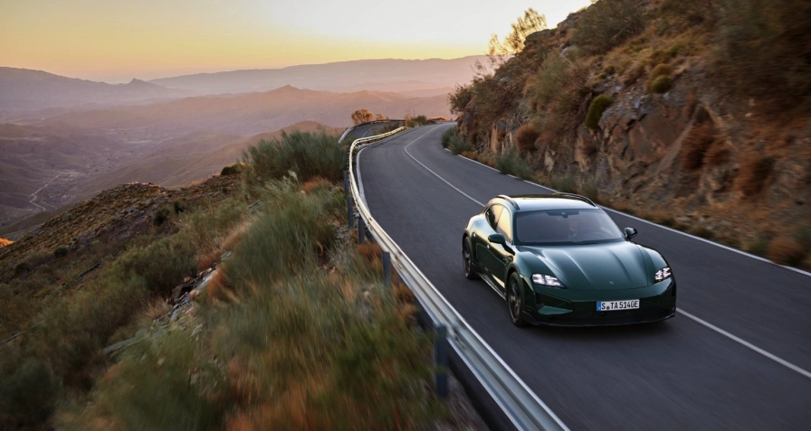 Porsche Taycan 4 Cross Turismo