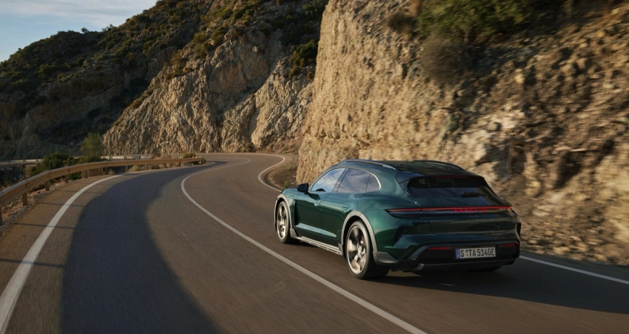 Porsche Taycan 4S Cross Turismo
