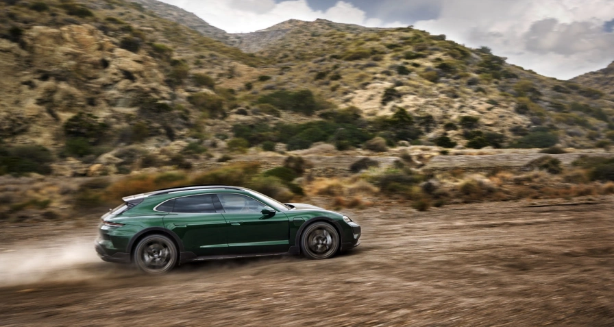 Porsche Taycan 4S Cross Turismo