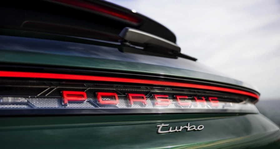 Porsche Taycan Turbo S Cross Turismo