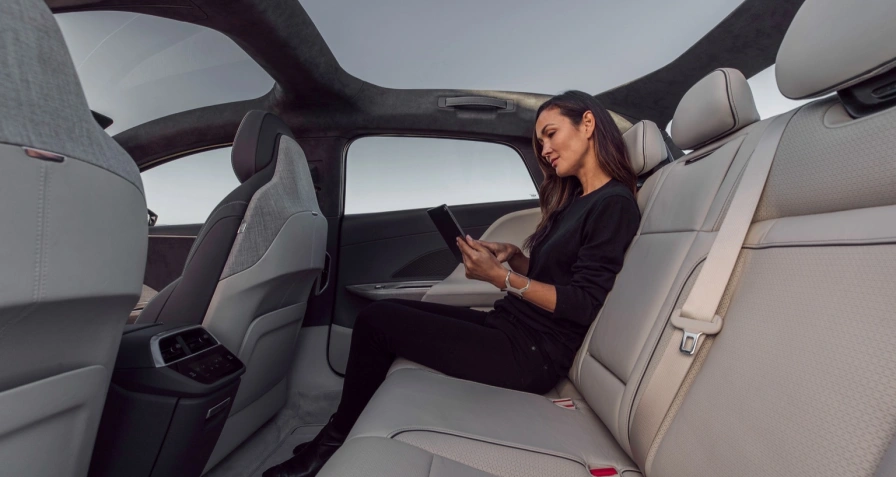 Lucid Air Pure RWD