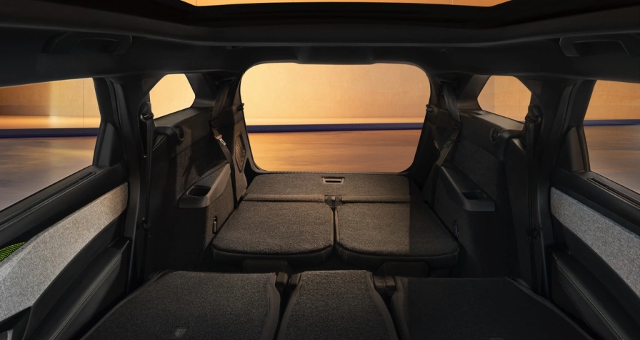 Peugeot e-5008 73 kWh Dual Motor