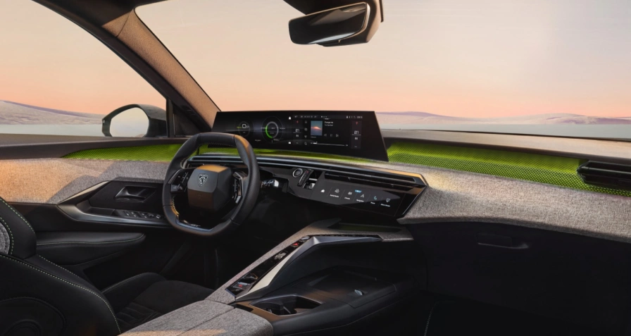 Peugeot e-5008 73 kWh Dual Motor