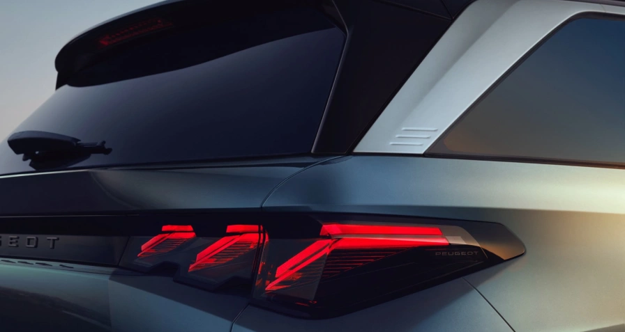 Peugeot e-5008 97 kWh Long Range