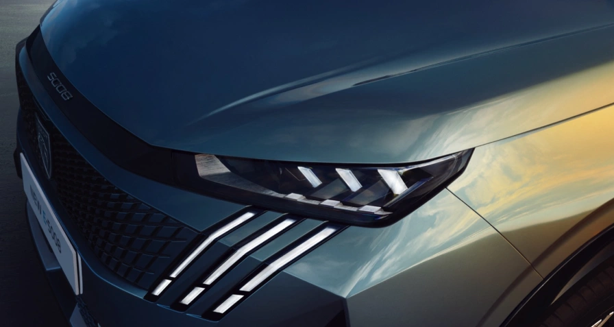 Peugeot e-5008 97 kWh Long Range