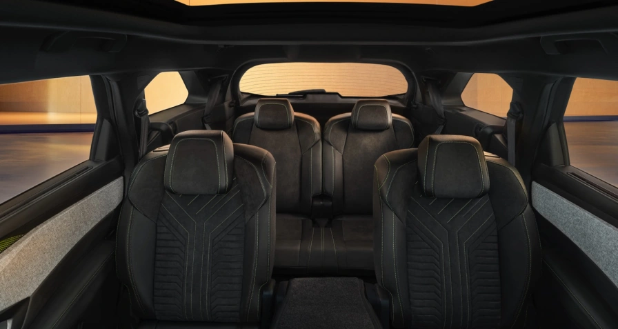 Peugeot e-5008 97 kWh Long Range