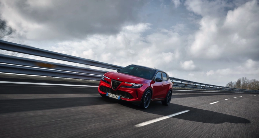 Alfa Romeo Junior Elettrica 54 kWh