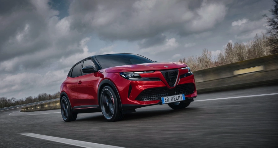 Alfa Romeo Junior Elettrica 54 kWh
