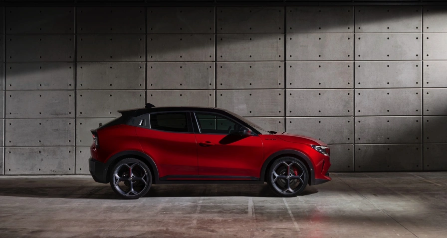 Alfa Romeo Junior Elettrica 54 kWh