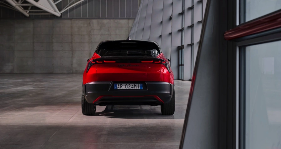Alfa Romeo Junior Elettrica 54 kWh
