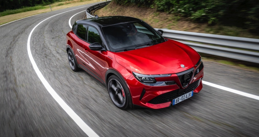 Alfa Romeo Junior Elettrica 54 kWh Veloce