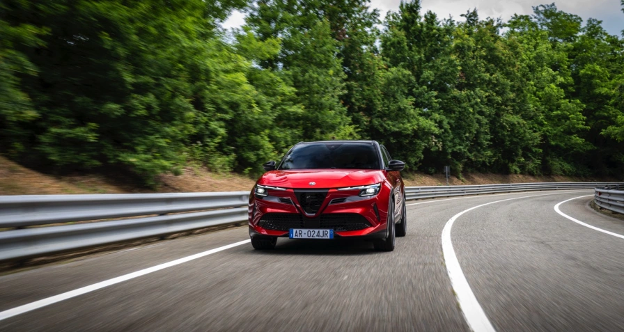 Alfa Romeo Junior Elettrica 54 kWh Veloce