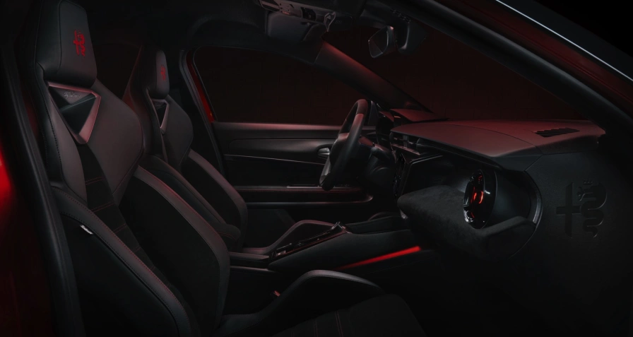 Alfa Romeo Junior Elettrica 54 kWh Veloce