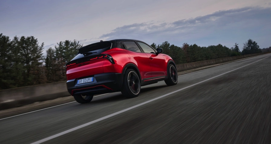 Alfa Romeo Junior Elettrica 54 kWh Veloce