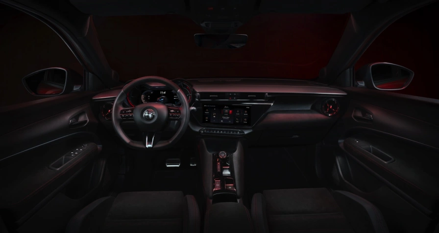 Alfa Romeo Junior Elettrica 54 kWh Veloce
