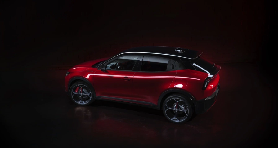 Alfa Romeo Junior Elettrica 54 kWh Veloce