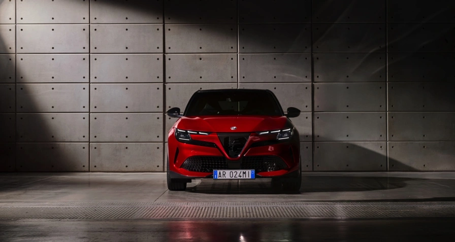 Alfa Romeo Junior Elettrica 54 kWh Veloce