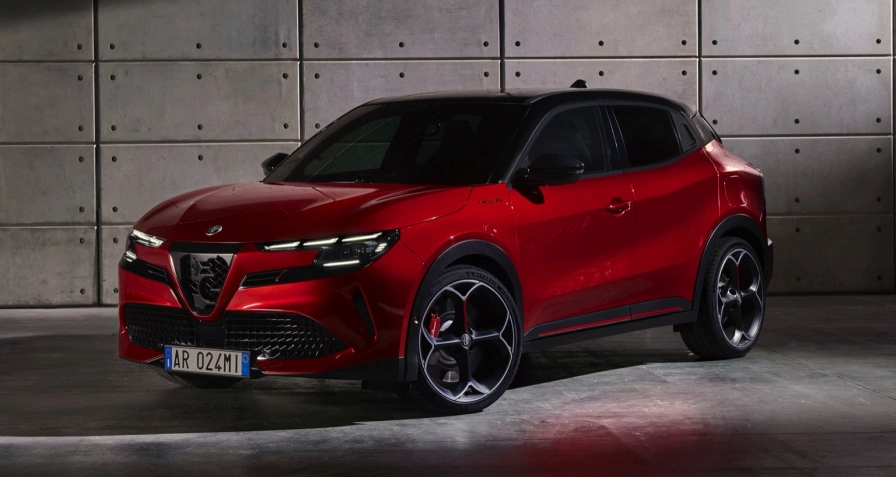 Alfa Romeo Junior Elettrica 54 kWh Veloce