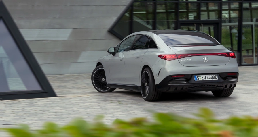 Mercedes-Benz EQE 300