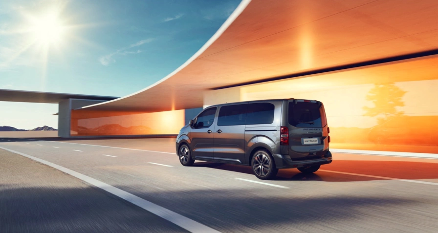 Peugeot e-Traveller L3 50 kWh
