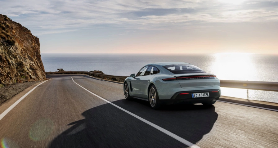 Porsche Taycan 4